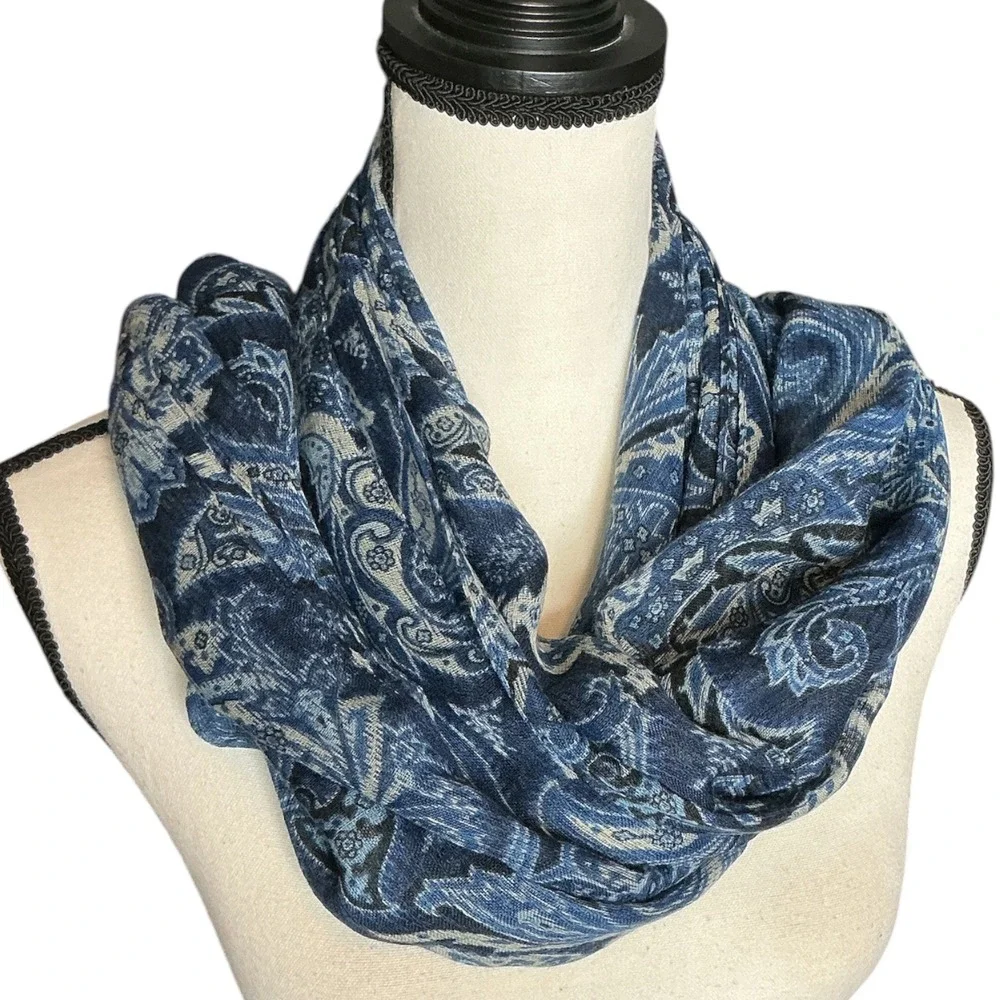 Chaps Blue Paisley Scarf Women OS NWT Lightweight Eyelash Fringe CF0026